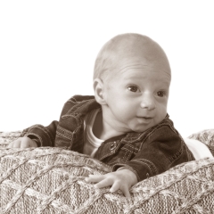 Niestadt-Fotografie-Schoonhoven-Newborn-shoot-baby-op-gehaakt-kleed