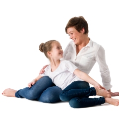 Niestadt-fotografie-Schoonhoven-studio-moeder-en-dochter-hebben-echt-contact
